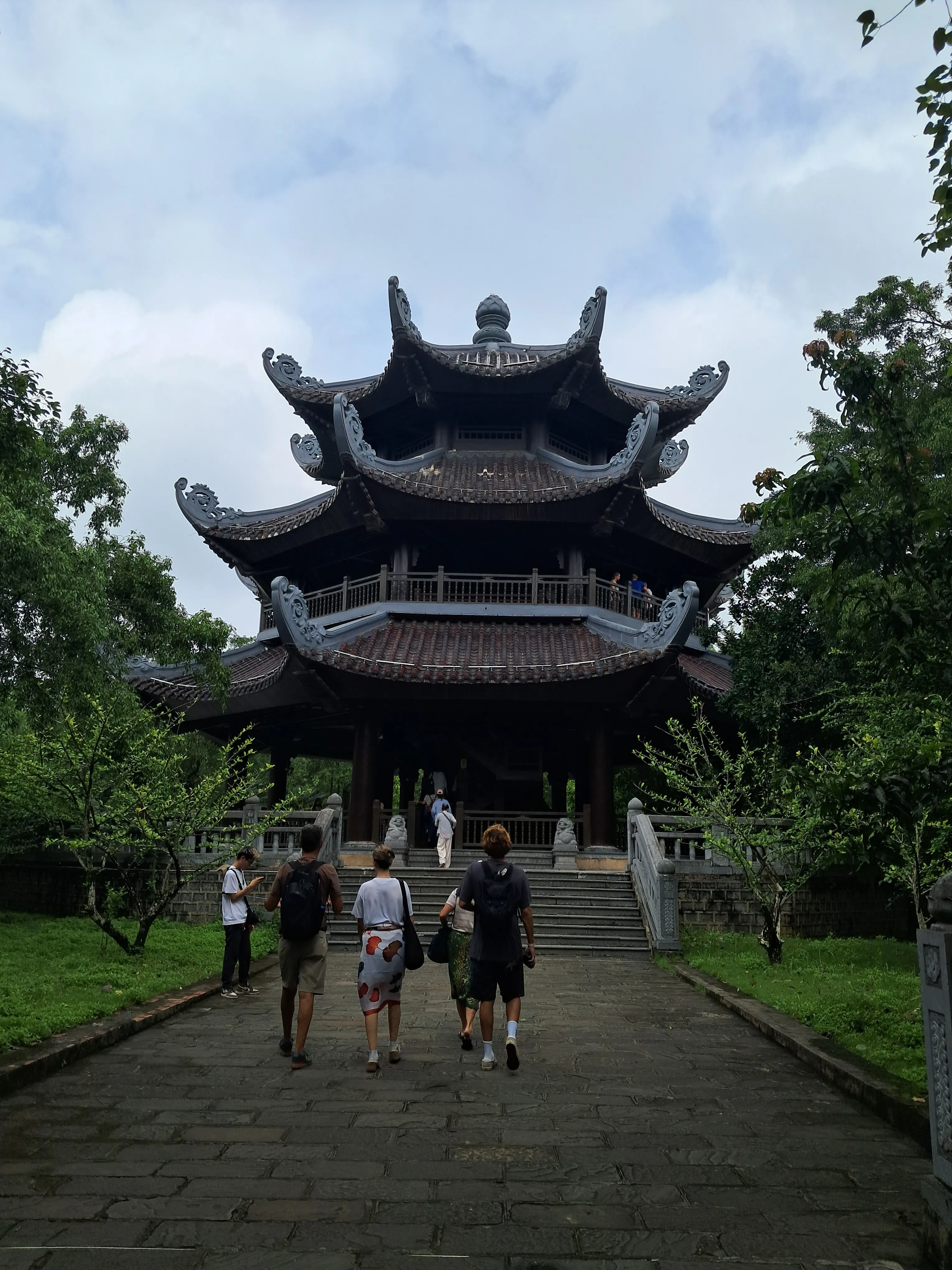 Gác chuông chùa Bái Đính