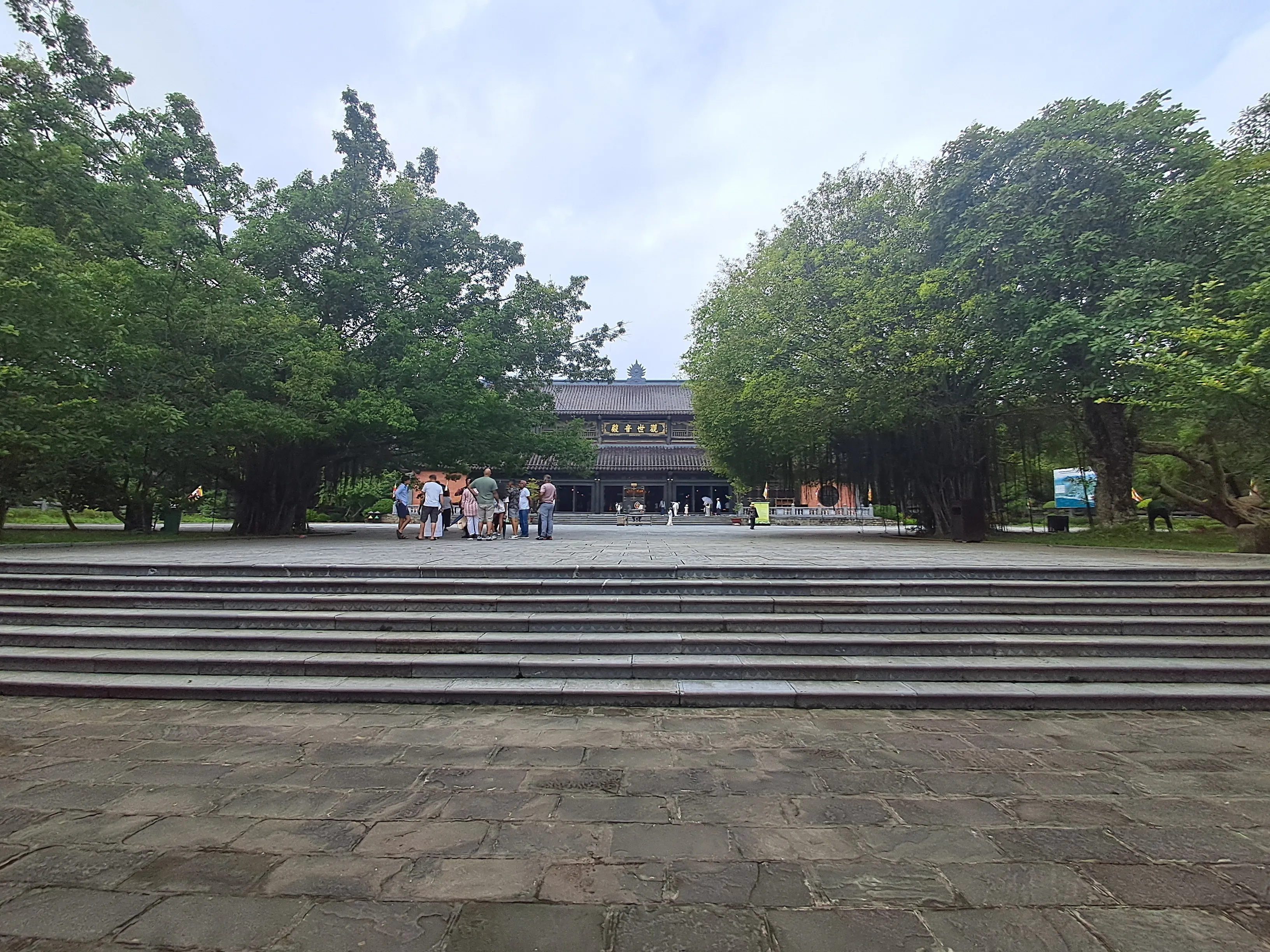 Điện Quan Thế Âm Bồ Tát