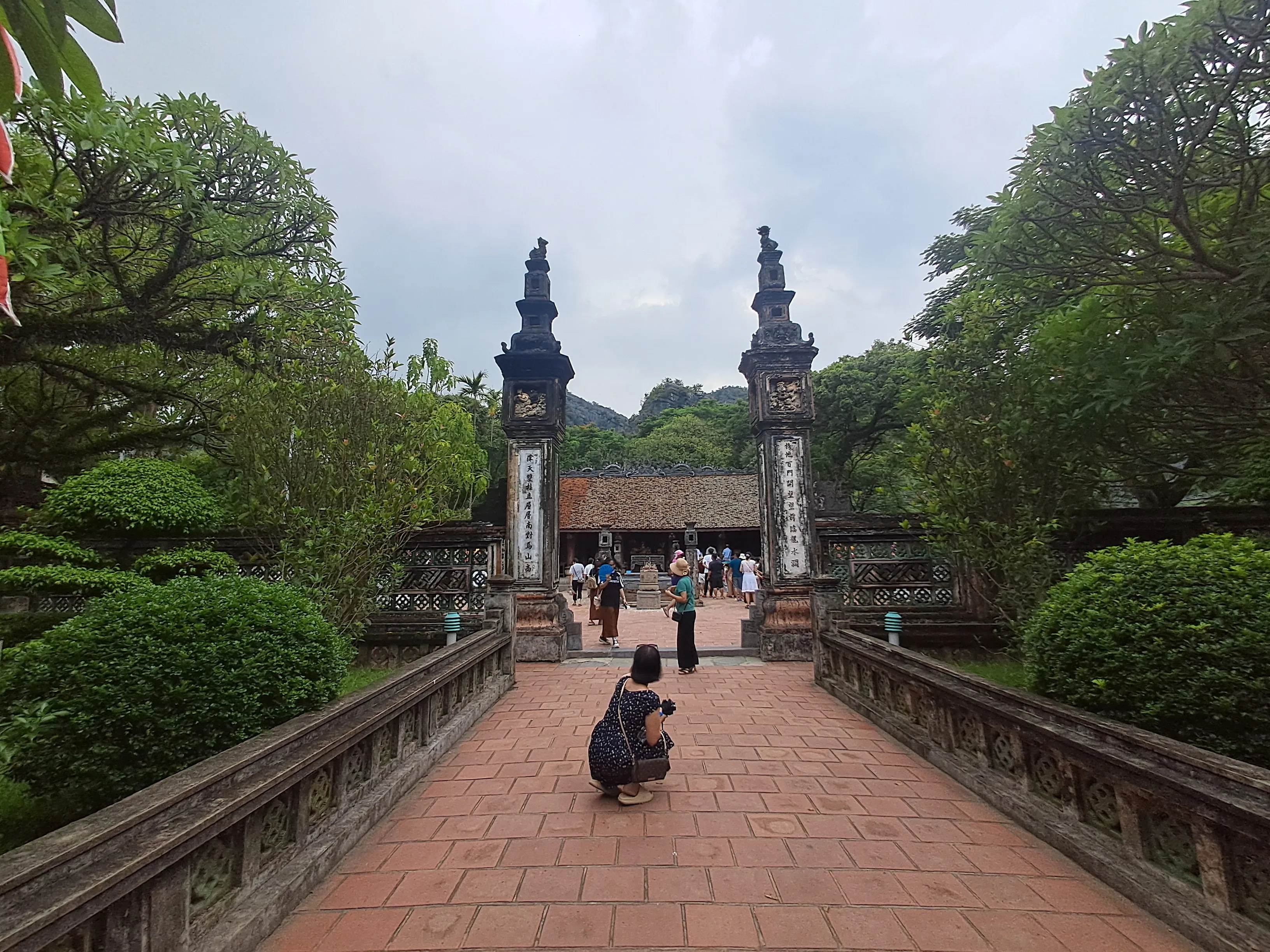 Kiến trúc cổ trong khu di tích Hoa Lư